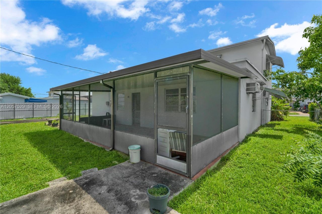 2322 SW 128th Ave, Miami, FL 33175 Photo