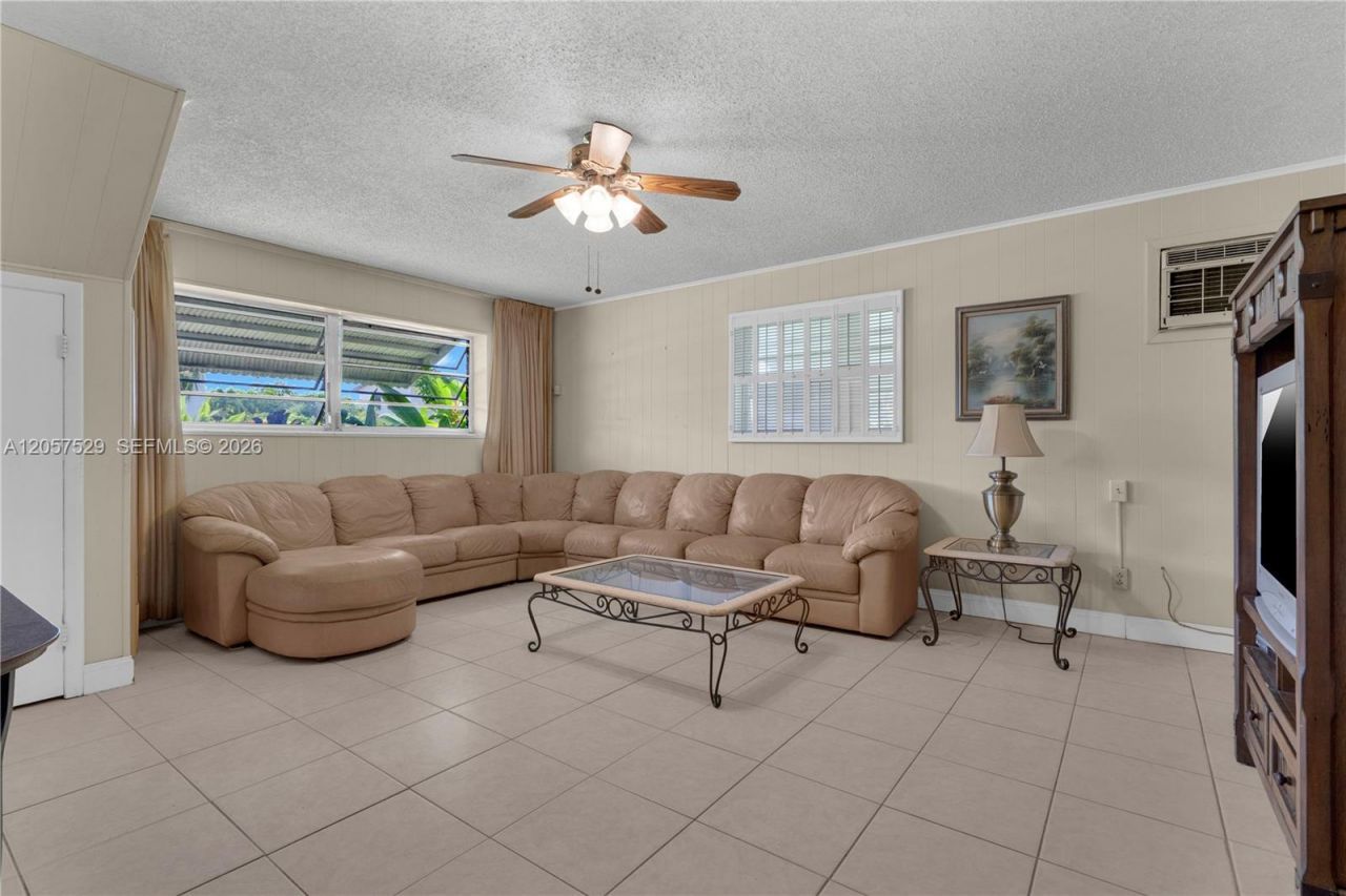 2322 SW 128th Ave, Miami, FL 33175 Photo