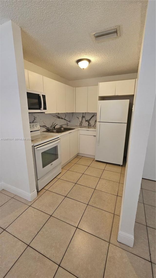 850 SW 6th Ct , Unit 3, Pompano Beach, FL 33060 Photo