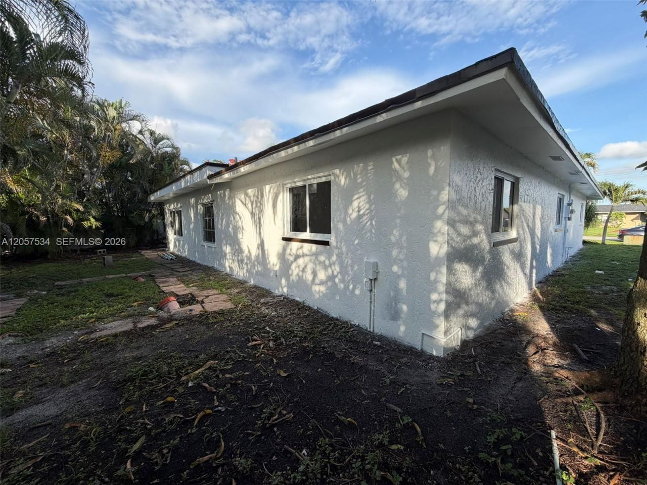 2210 NW 93rd Ave , Pembroke Pines, FL 33024 Photo
