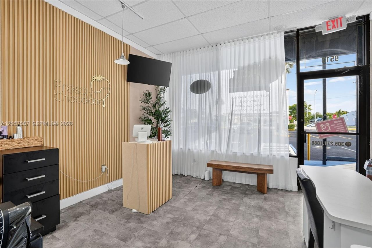 Full Service Salon For Sale In Miami , Miami, FL 33173 Photo