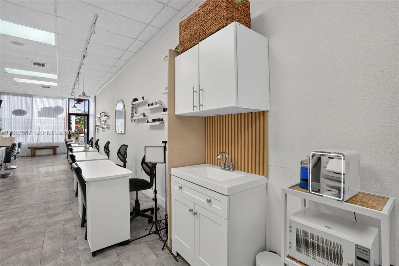 Full Service Salon For Sale In Miami , Miami, FL 33173 Photo