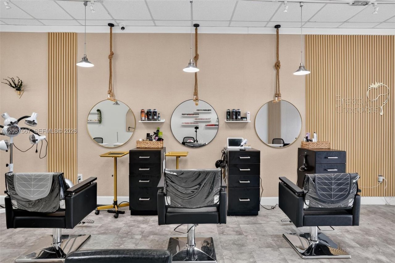 Full Service Salon For Sale In Miami , Miami, FL 33173 Photo