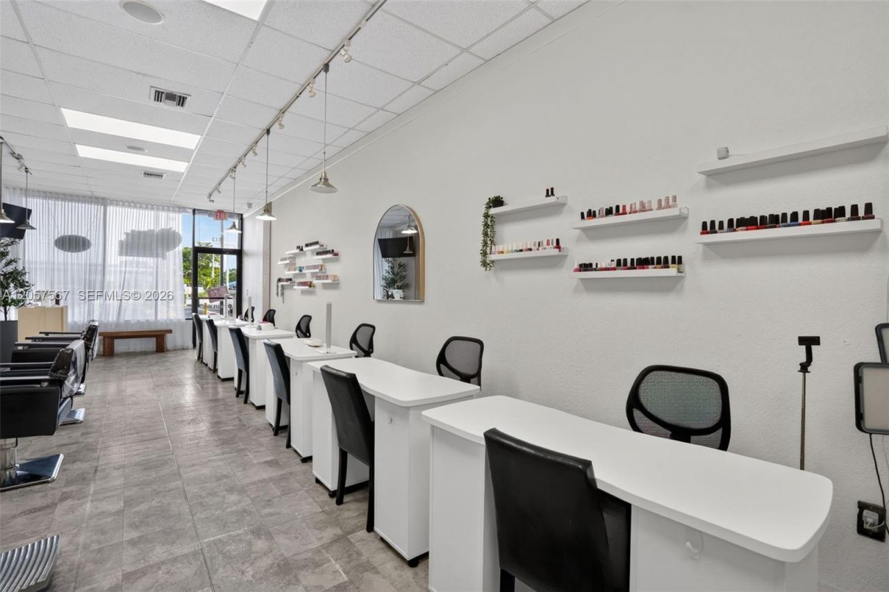 Full Service Salon For Sale In Miami , Miami, FL 33173 Photo