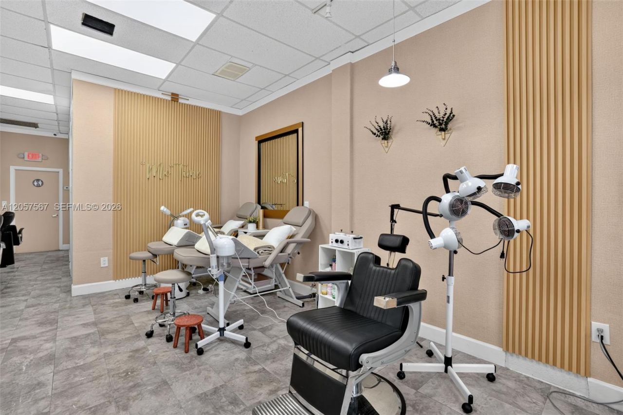 Full Service Salon For Sale In Miami , Miami, FL 33173 Photo