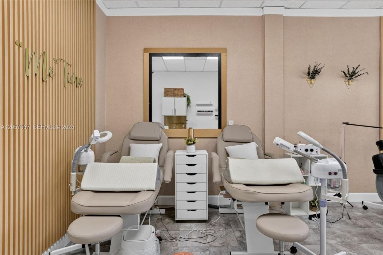 Full Service Salon For Sale In Miami , Miami, FL 33173 Photo