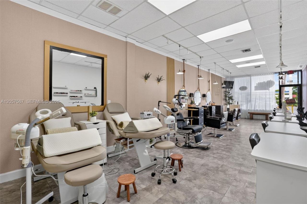 Full Service Salon For Sale In Miami , Miami, FL 33173 Photo