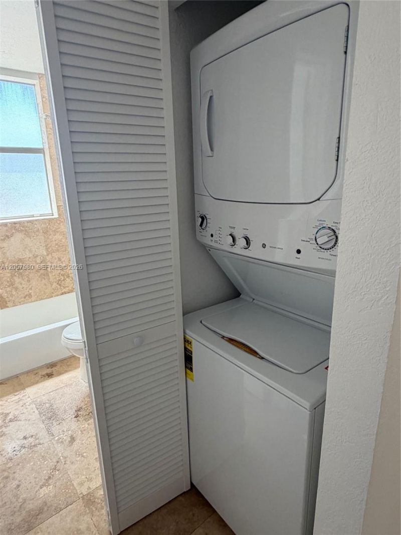 953 SW 10th St, Unit 1, Miami, FL 33130 Photo