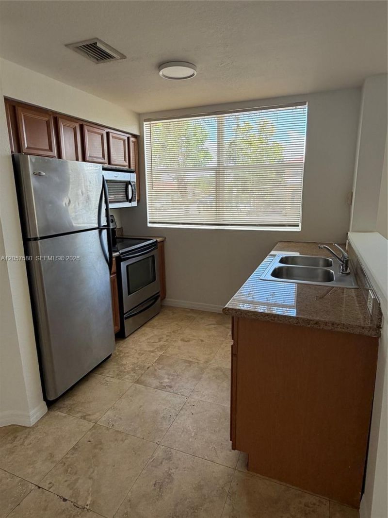 953 SW 10th St, Unit 1, Miami, FL 33130 Photo