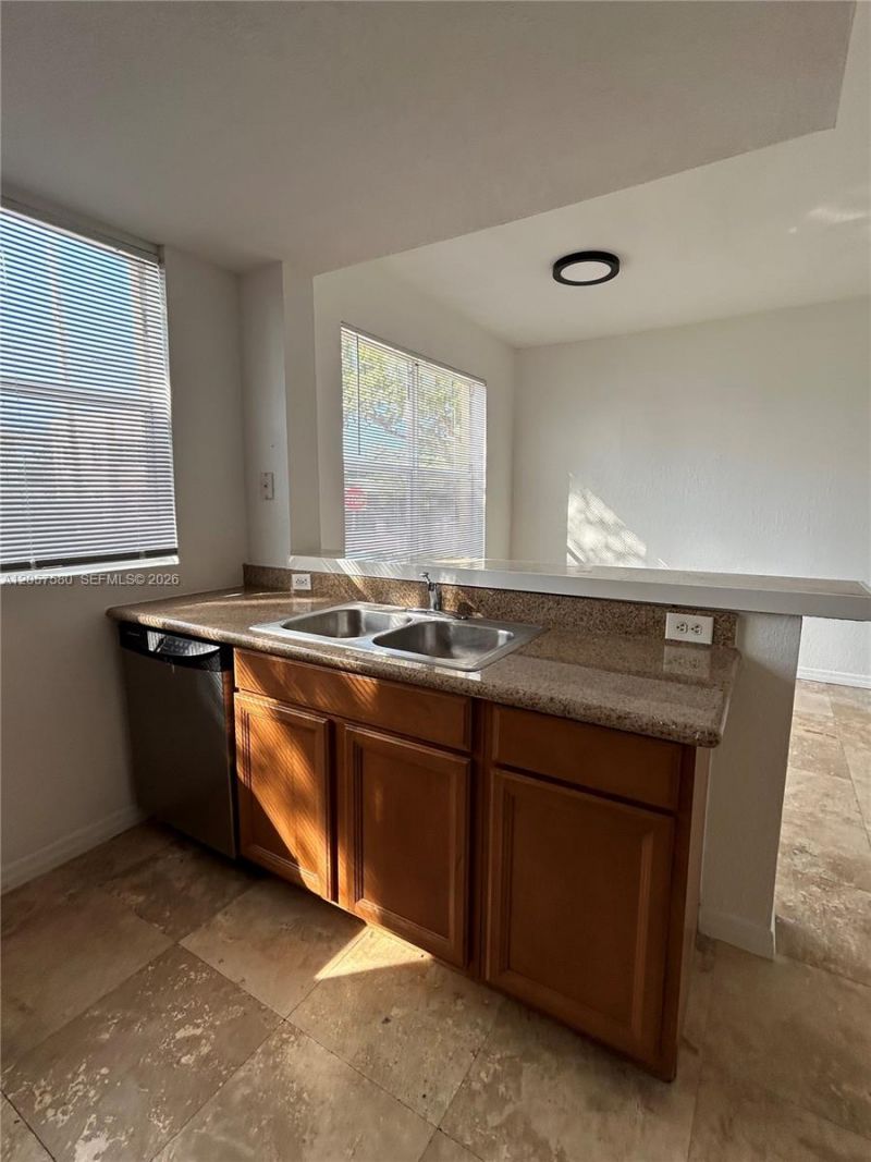 953 SW 10th St, Unit 1, Miami, FL 33130 Photo