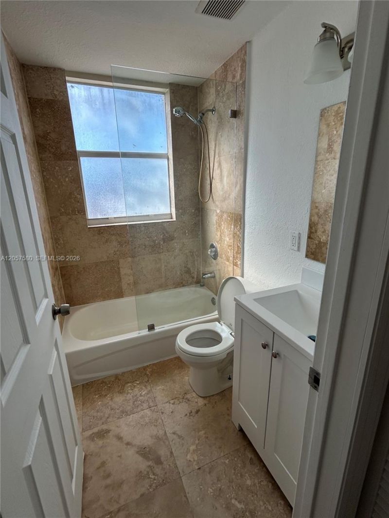 953 SW 10th St, Unit 1, Miami, FL 33130 Photo