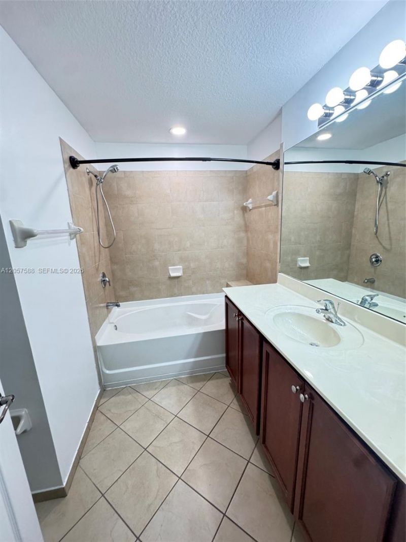11601 NW 89 St, Unit 106, Doral, FL 33178 Photo