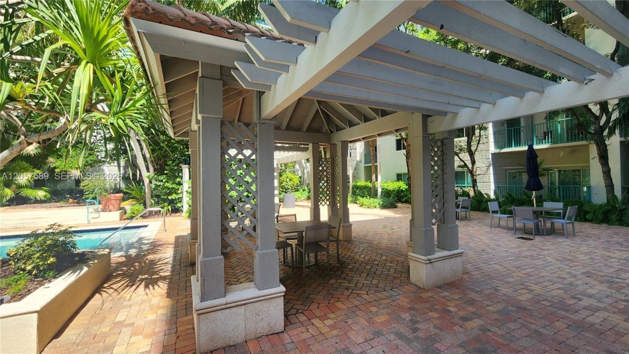 6001 SW 70th St, Unit 155, South Miami, FL 33143 Photo