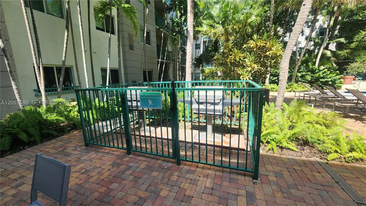 6001 SW 70th St, Unit 155, South Miami, FL 33143 Photo