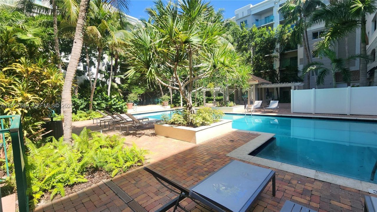 6001 SW 70th St, Unit 155, South Miami, FL 33143 Photo