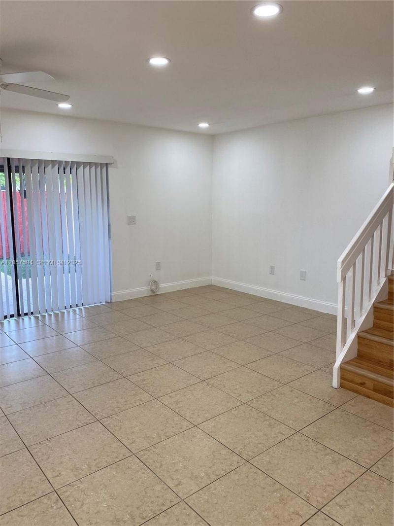 10537 NW 8th St , Pembroke Pines, FL 33026 Photo