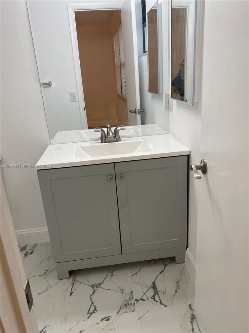 10537 NW 8th St , Pembroke Pines, FL 33026 Photo