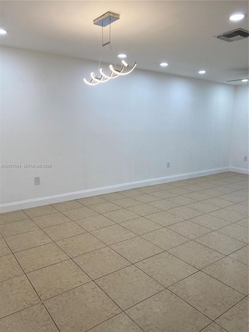10537 NW 8th St , Pembroke Pines, FL 33026 Photo