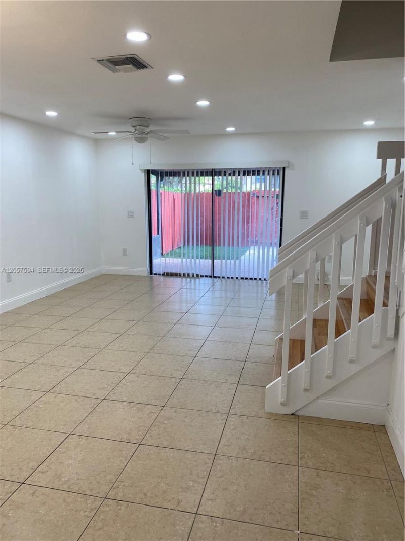 10537 NW 8th St , Pembroke Pines, FL 33026 Photo