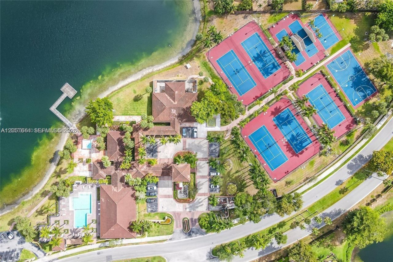 6641 NW 174th Ter, Unit 6641, Hialeah, FL 33015 Photo