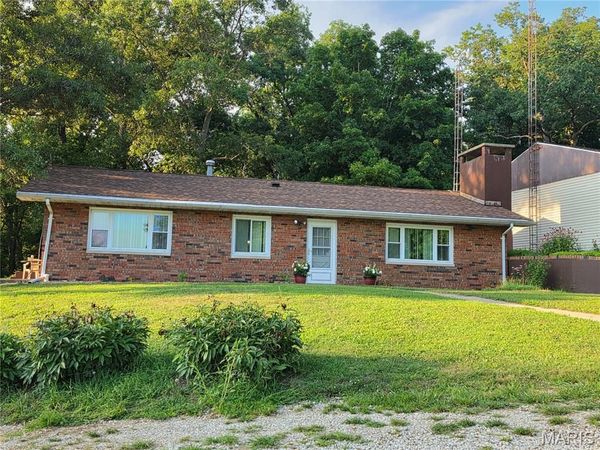 15037 Seven Sisters Avenue , Irving, IL 62051