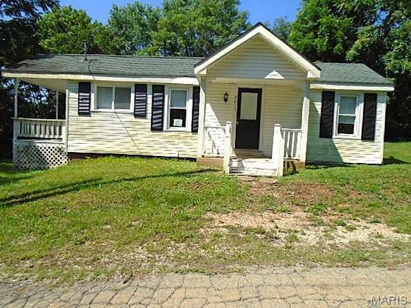 2615 Cedar Street , Doe Run, MO 63637