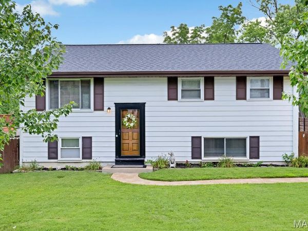 532 Golden Valley Drive, St Louis, MO 63129