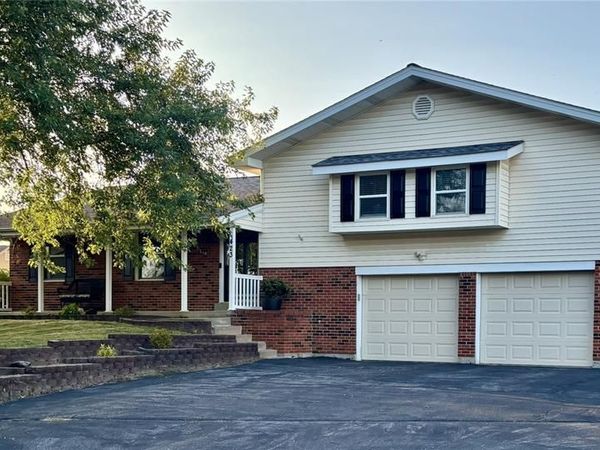 423 Ancestry Drive , St Peters, MO 63376