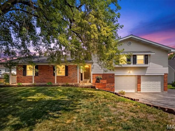 423 Ancestry Drive, St Peters, MO 63376
