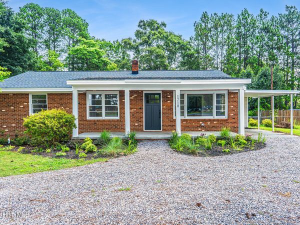 1710 N Poplar Street , Aberdeen, NC 28315