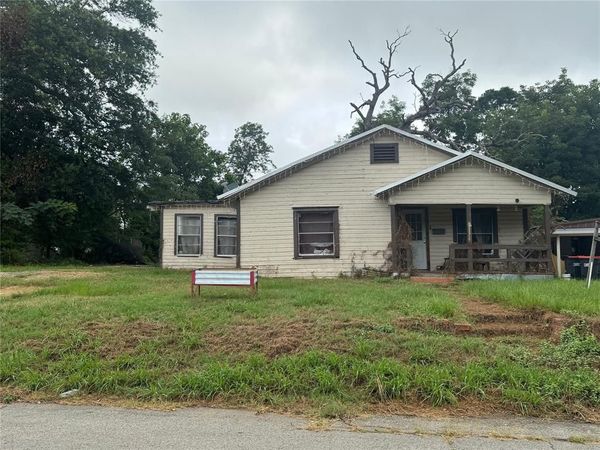 1523 Neathery Street , Paris, TX 75460