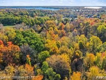 5920 Greer Road , West Bloomfield Twp, MI 48324