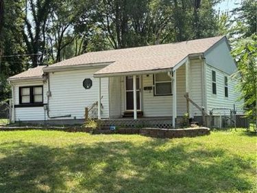 937 Dorothy Drive, Excelsior Springs, MO 64024