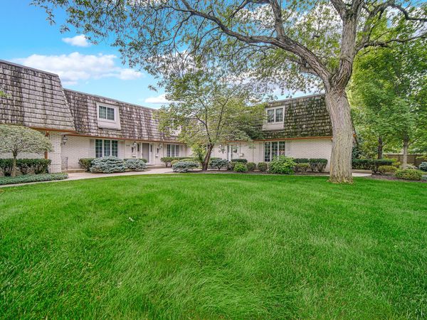 1330 Camellia Drive, Munster, IN 46321