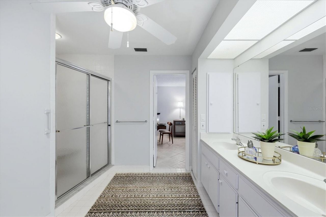 3615 Glen Oaks Manor Drive , Sarasota, FL 34232 Photo