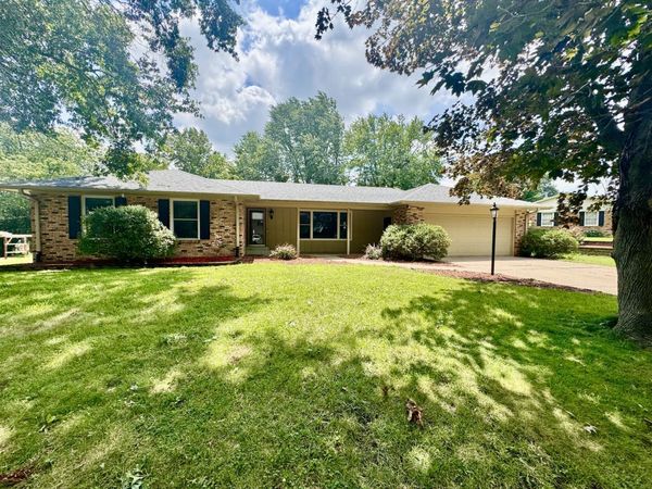 314 Oakview Drive , Aledo, IL 61231