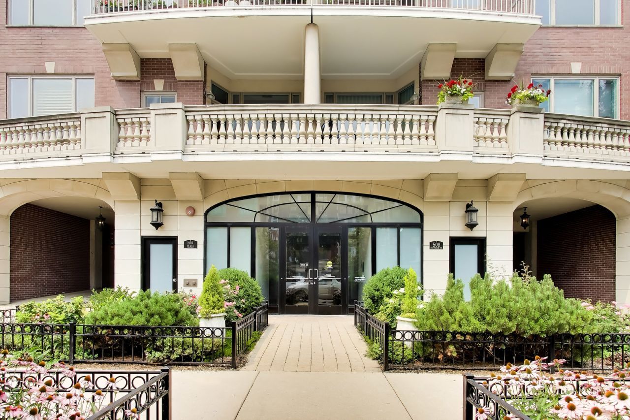 508 W MELROSE Street , Chicago, IL 60657