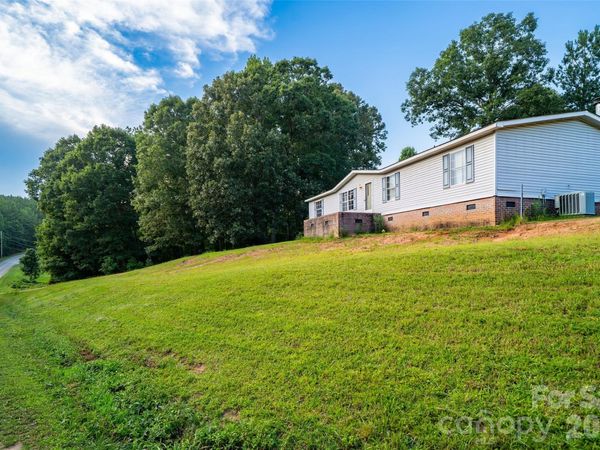 479 McDade Road , Tryon, NC 28782