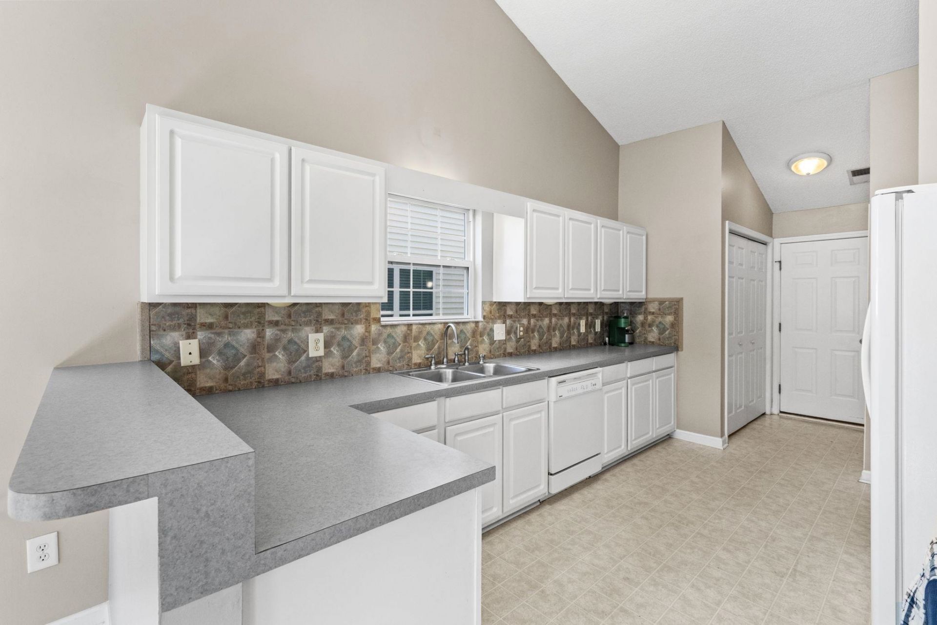 4681 Southgate Pkwy.  Photo 12