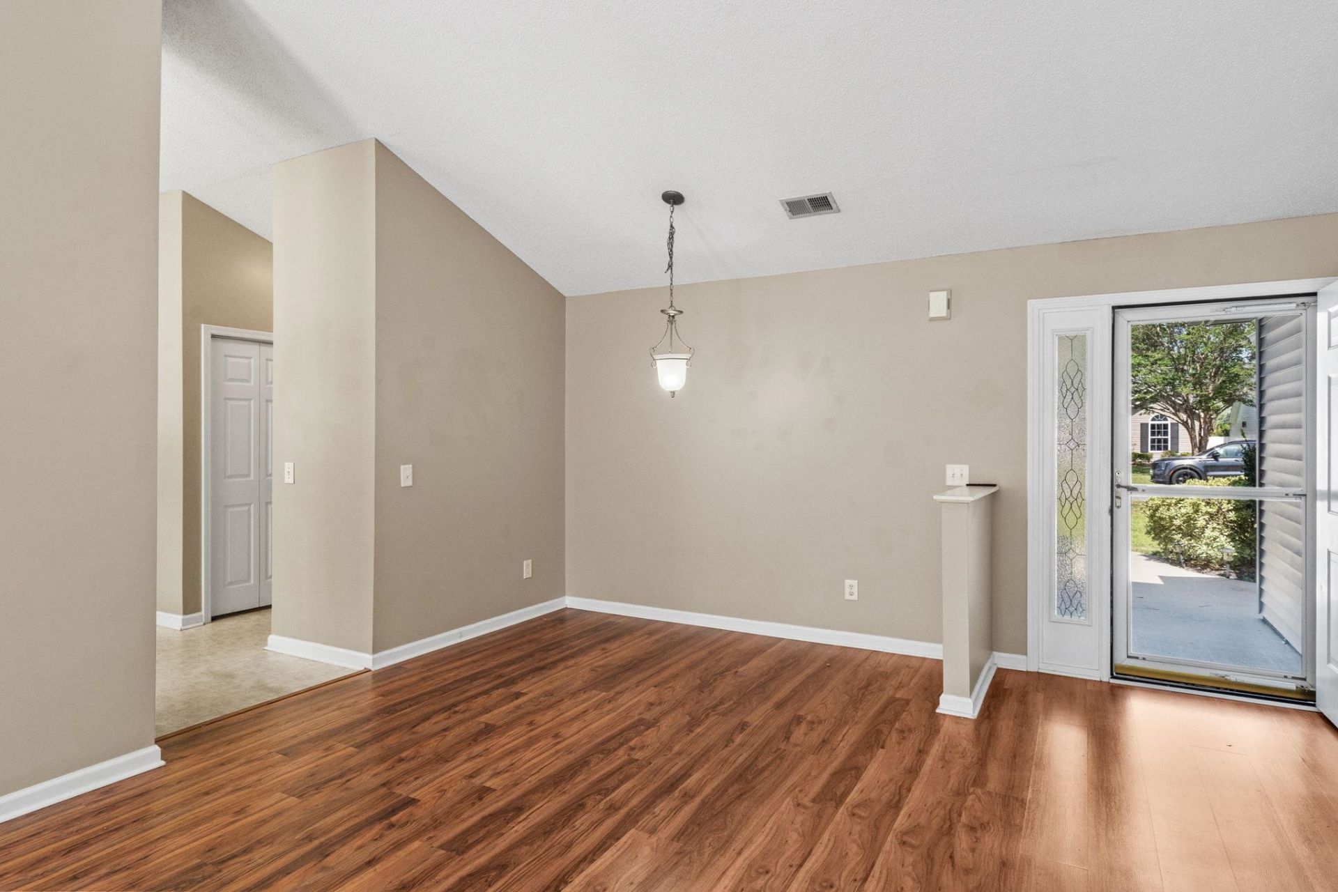 4681 Southgate Pkwy.  Photo 4