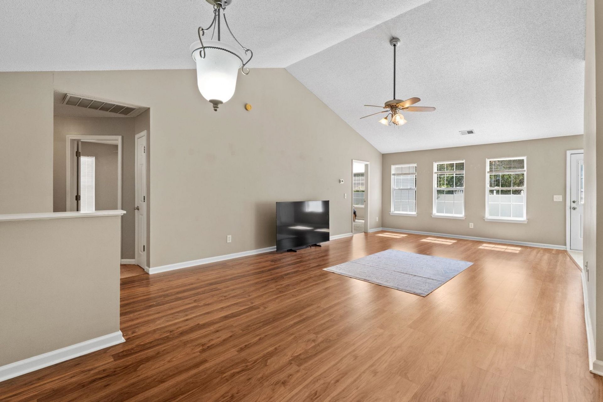 4681 Southgate Pkwy.  Photo 5