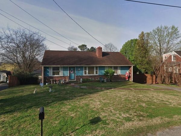 808 Potter Ln , Nashville, TN 37206