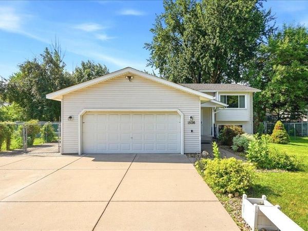 1526 Sherren Avenue E, Maplewood, MN 55109