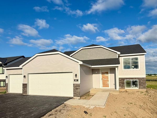 907 Misty Meadow Boulevard, Buffalo, MN 55313