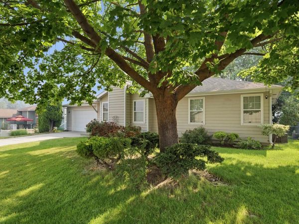 8126 N COLTON St, Spokane, WA 99208