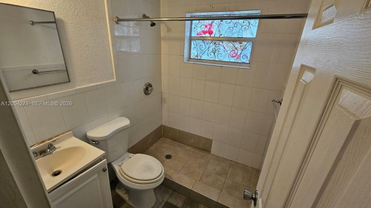 808 NE 10th St , Unit 3, Hallandale Beach, FL 33009 Photo