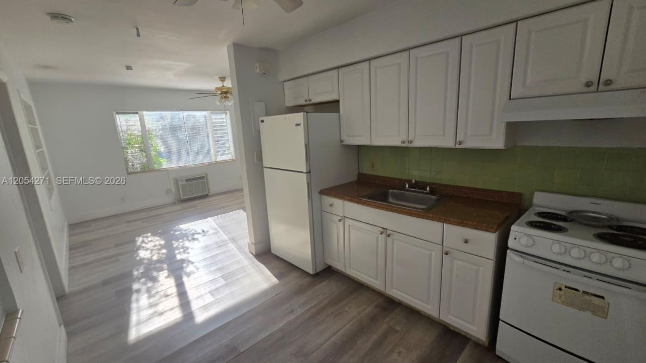 808 NE 10th St, Unit 3, Hallandale Beach, FL 33009 Photo