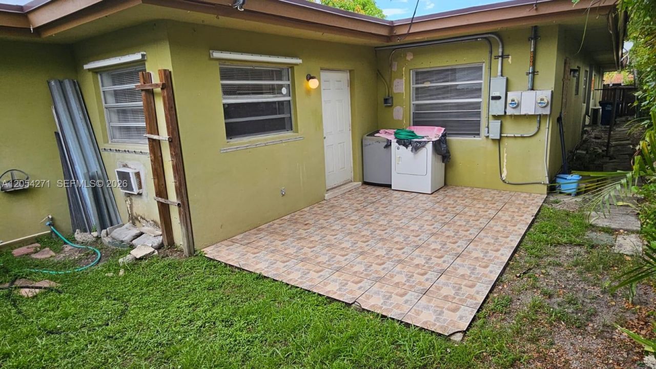 808 NE 10th St , Unit 3, Hallandale Beach, FL 33009 Photo