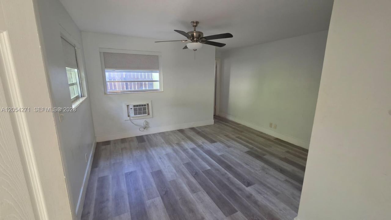 808 NE 10th St, Unit 3, Hallandale Beach, FL 33009 Photo