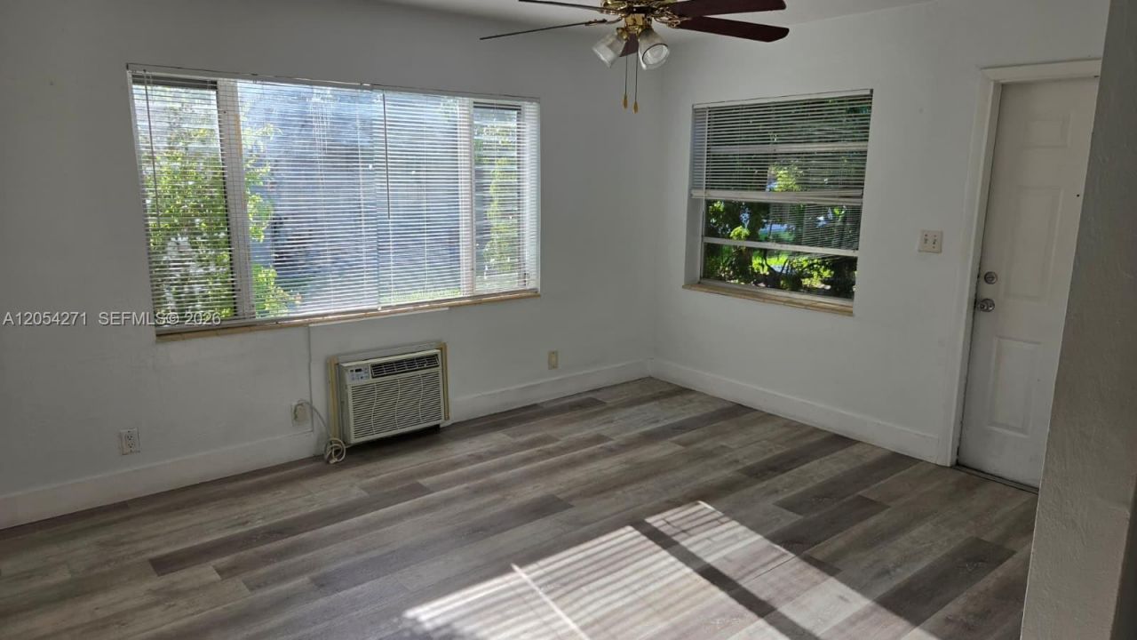 808 NE 10th St, Unit 3, Hallandale Beach, FL 33009 Photo